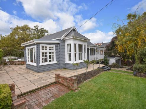 75 Pacific Street, Roslyn