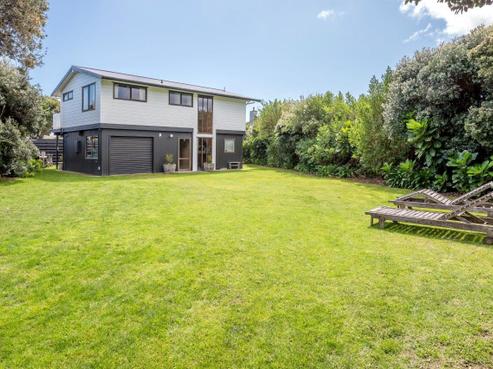 129 Field Way, Waikanae Beach