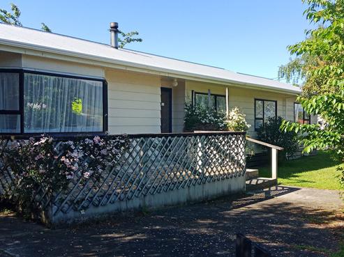 15 Lyon Street, Featherston
