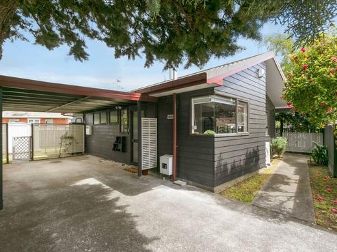 2/24 Jutland Street, Waterloo