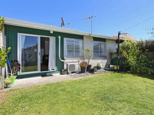 2/213 Nottingley Road, Frimley