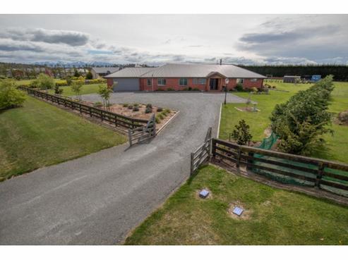 18 Whitcombe Place, Darfield