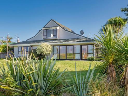 28 Golf Road, Paraparaumu Beach