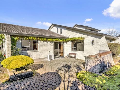 46 Ambleside Drive, Burnside
