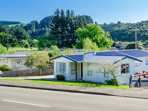 94 Valley Road, Paraparaumu