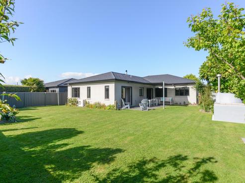 1 Heynes Place, Clive