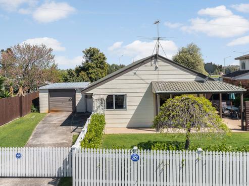 38 Challen Close, Conifer Grove
