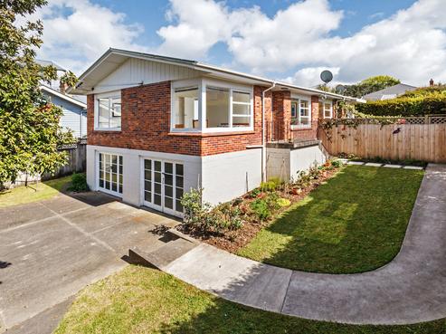 1/2B Grove Road, Narrow Neck
