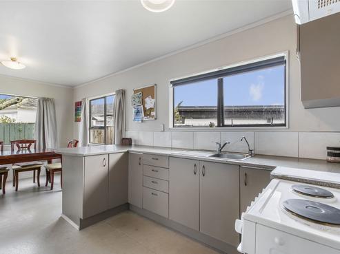 34A Grove Road, Papakura