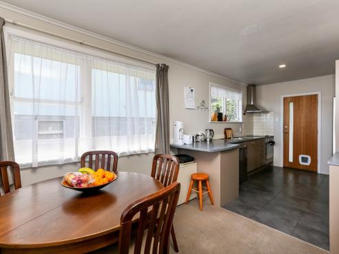 17F Manu Crescent, Upper Vogeltown