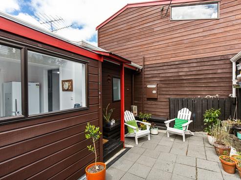 4/33 Eskdale Road, Birkdale