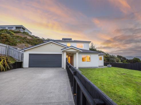 25 Aspiring Terrace, Aotea
