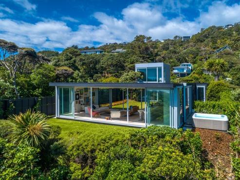 70 Domain Crescent, Muriwai