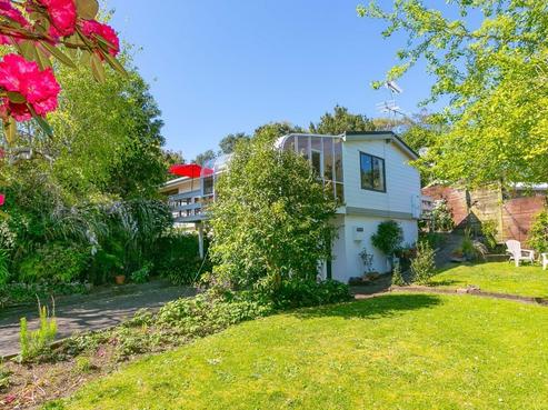 4 Lindaver Grove, Merrilands