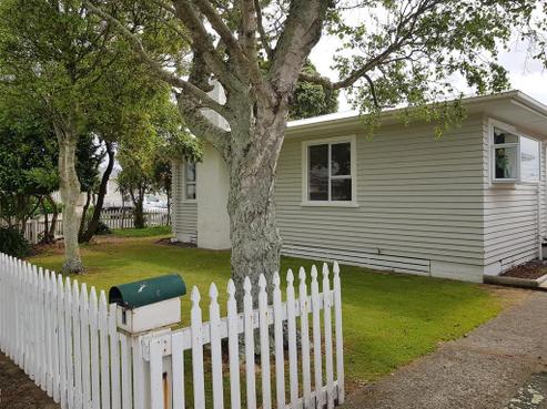 1 Bone Crescent, Hawera