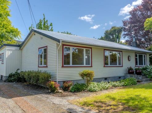 27 Wakefield Street, Featherston