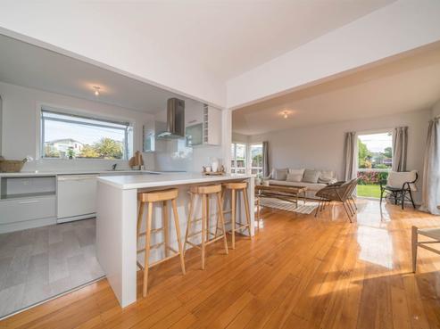 207 Rocking Horse Road, Southshore