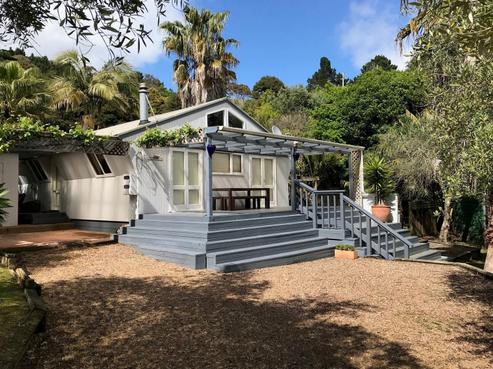 38 Eden Terrace, Onetangi