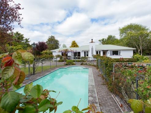 110 Riverbank Road, Okoia
