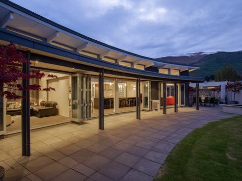 32 Kelliher Drive, Wanaka