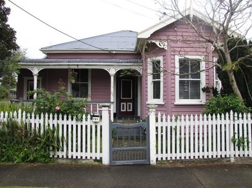 701 Queen Street, Thames