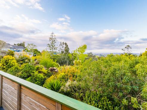 90B Pleasant Road, Titirangi