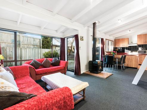 5A Watts Road, Fernhill/Sunshine Bay