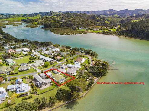 8 Dunbar Road, Point Wells