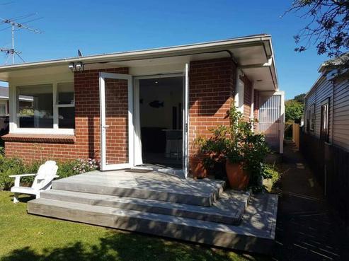 3/204 Muritai Road, Eastbourne