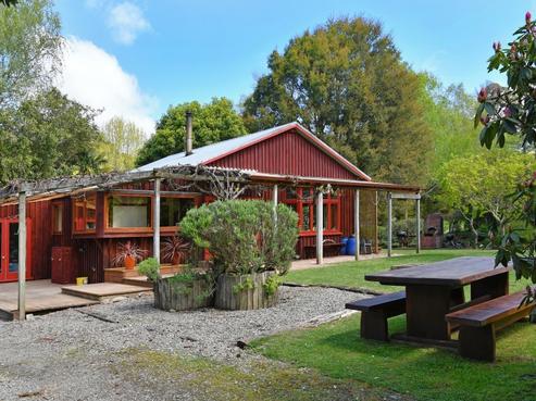 100 Garden Valley Road, Brightwater