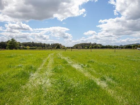 1217 State Highway 14, Maungatapere