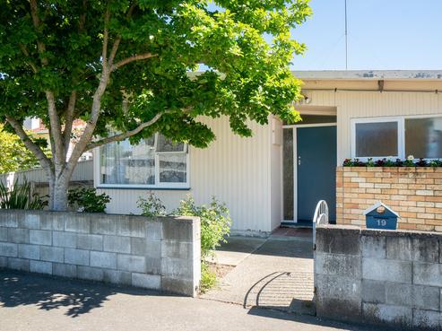 19 Keeling Street, West End