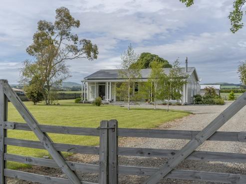 621 Lake Ferry Road, Martinborough