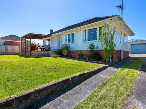 24 Essex Street, Te Atatu South