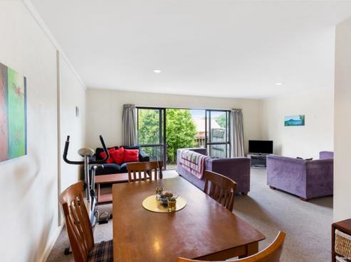 7/35 Fields Parade, Oteha