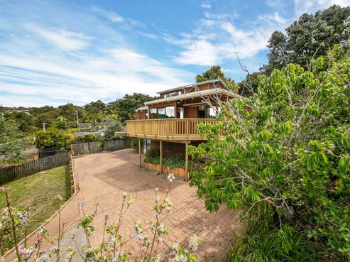 42 Rauhuia Crescent, Parau