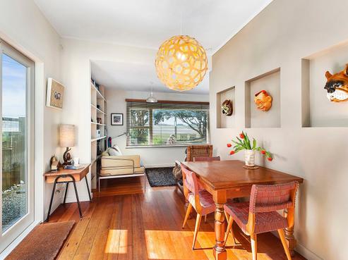211 Marine Parade, Seatoun