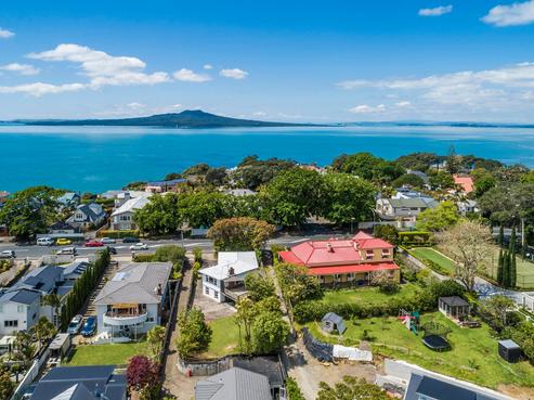 292 Hurstmere Road, Takapuna