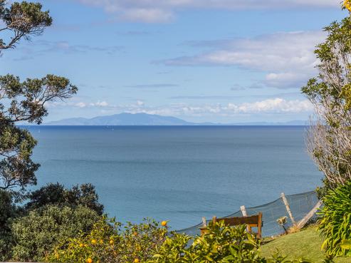 33 Jackson Crescent, Mahurangi East