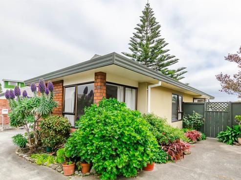 2/21 Toru Road, Paraparaumu Beach
