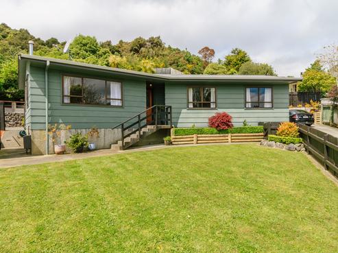 10 Takanini Grove, Stokes Valley
