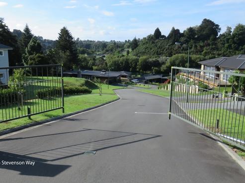 16 Stevenson Way, Rangatira Park