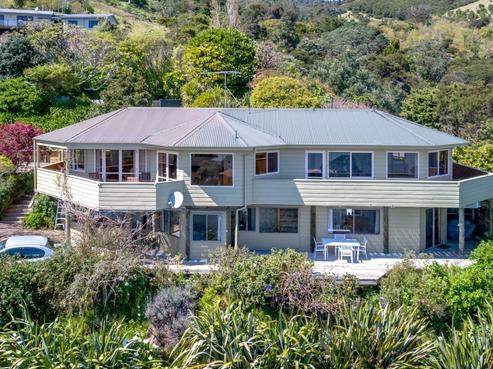 16 Springfield Avenue, Thornton Bay
