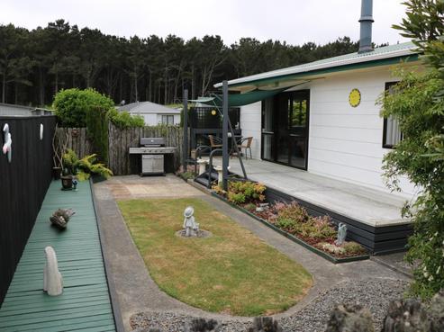 4 Cousins Avenue East, Foxton Beach