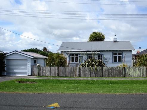21 Longfellow Road, Opunake