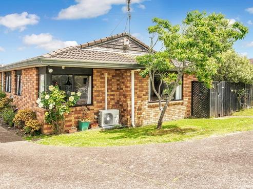 1/14 Billabong Place, Botany Downs