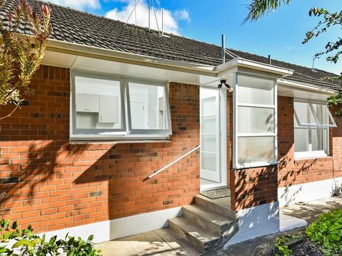 2/18 Mays Street, Devonport