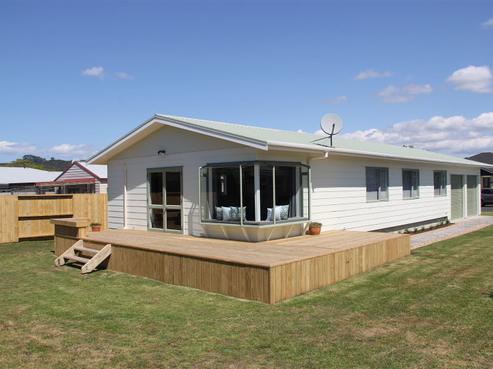 27 Whitby Avenue, Whitianga