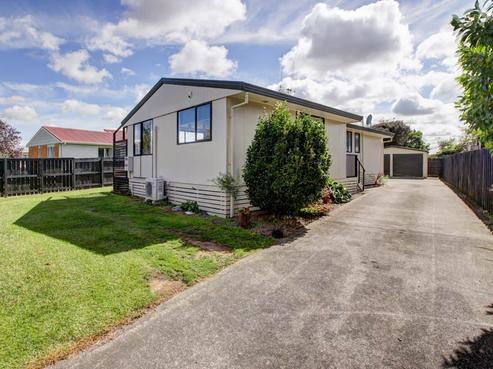 18 Garland Drive, Saint Andrews