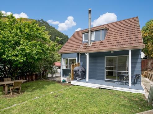 8 Roseberry Way, The Brook